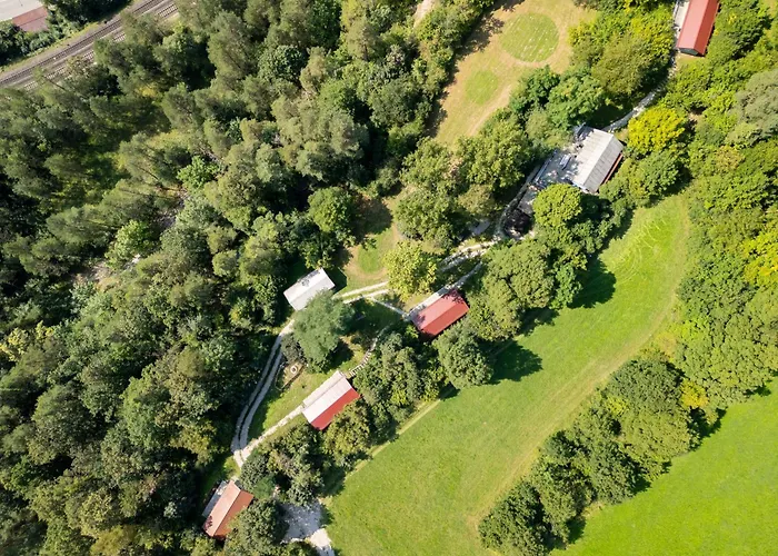 Homie Stay Luginsland Fuer Grosse Gruppen - 24 Personen
